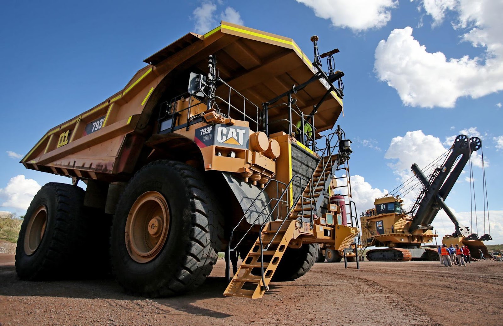 Keep your mobile mining fleet moving with Coxons’ Caterpillar Service Exchange